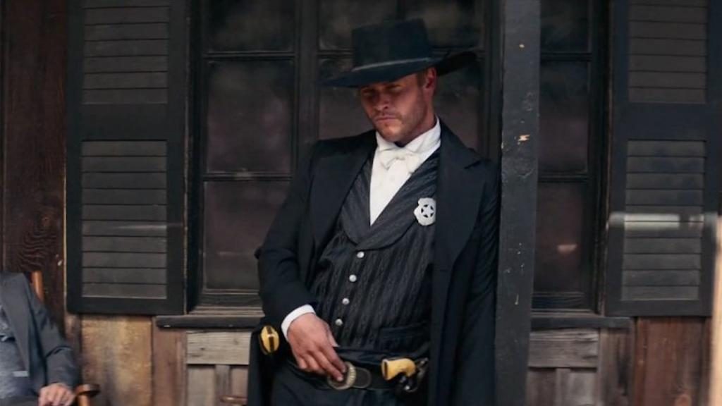 hickok_trailer_luke_hemsworth_still